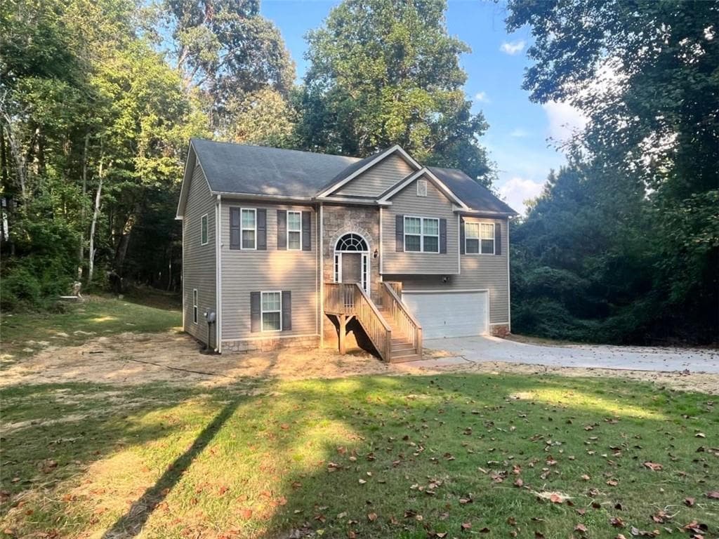 3 bedroom, 3 bathroom, 1,882 sq ft single family residence for sale at 3986 King Drive, Douglasville, GA 30135 — photo 2