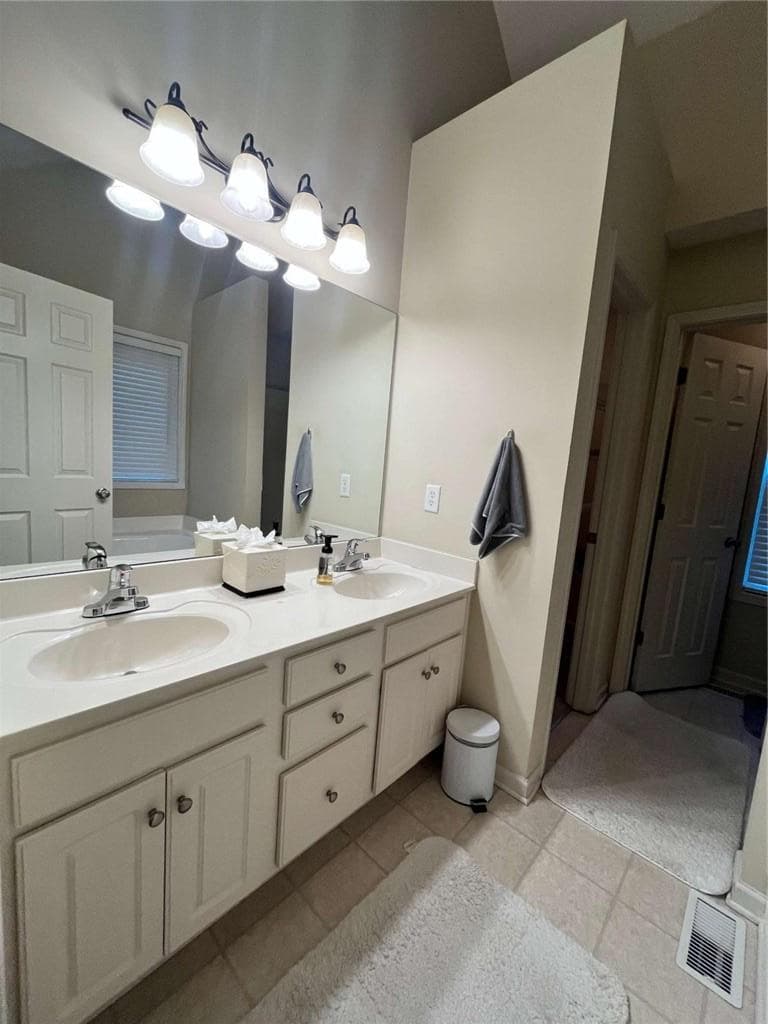 3 bedroom, 3 bathroom, 1,882 sq ft single family residence for sale at 3986 King Drive, Douglasville, GA 30135 — photo 4