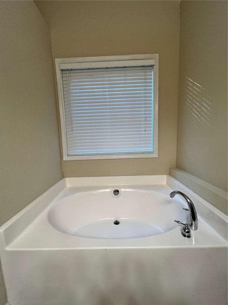 3 bedroom, 3 bathroom, 1,882 sq ft single family residence for sale at 3986 King Drive, Douglasville, GA 30135 — photo 5