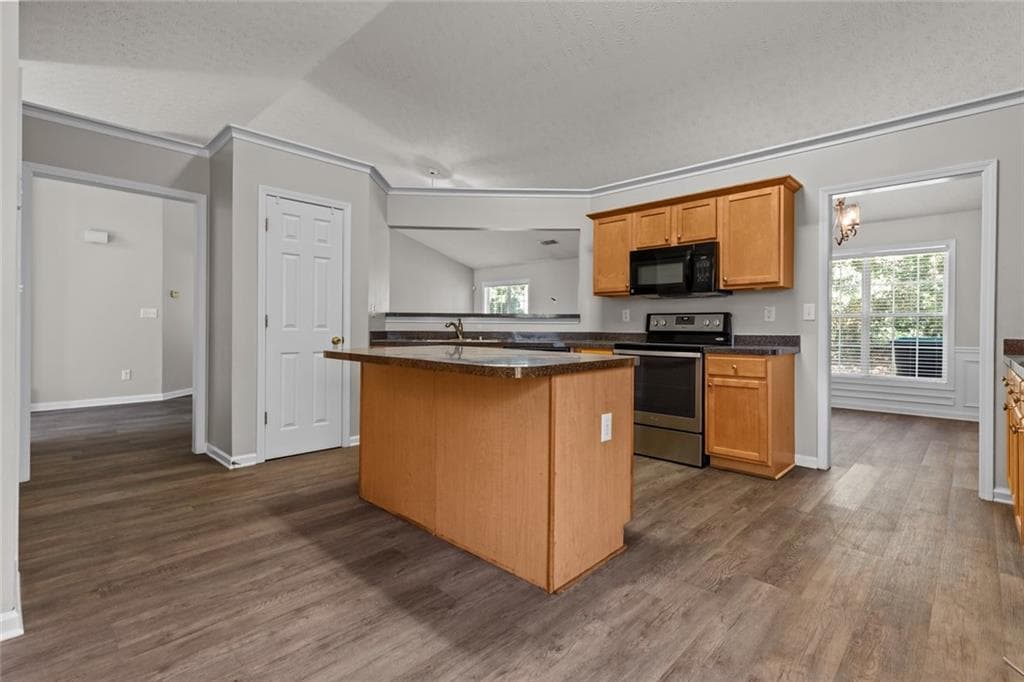 3 bedroom, 3 bathroom, 2,917 sq ft single family residence for rent at 3160 Victoria Park Drive, Buford, GA 30519 for $2,250 a month — photo 7