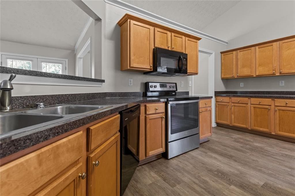 3 bedroom, 3 bathroom, 2,917 sq ft single family residence for rent at 3160 Victoria Park Drive, Buford, GA 30519 for $2,250 a month — photo 8