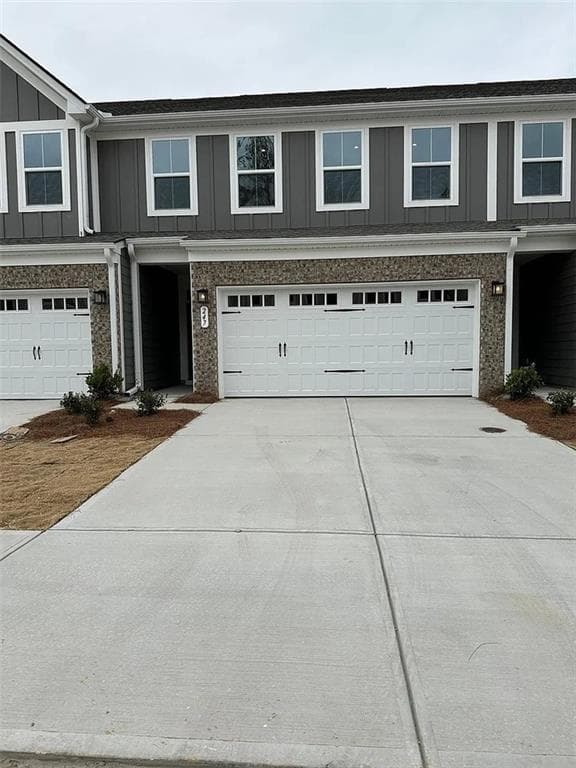 4 bedroom, 3 bathroom, 1,924 sq ft townhouse for rent at 247 Salt Lake Lane, Hoschton, GA 30548 for $2,000 a month — photo 3
