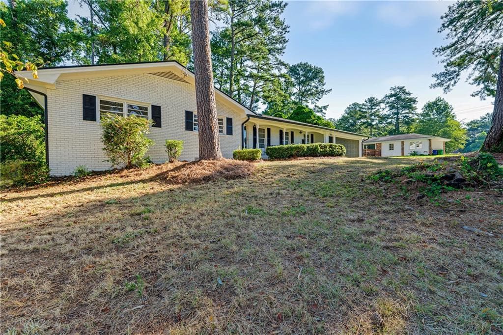 3 bedroom, 2 bathroom, 1,768 sq ft single family residence for sale at 3954 Artist View, Decatur, GA 30034 — photo 3