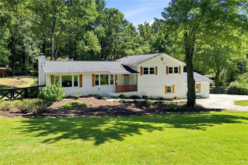 4 bedroom, 2 bathroom, 1,782 sq ft single family residence under contract at 128 Childers Road, Canton, GA 30115 — photo 3