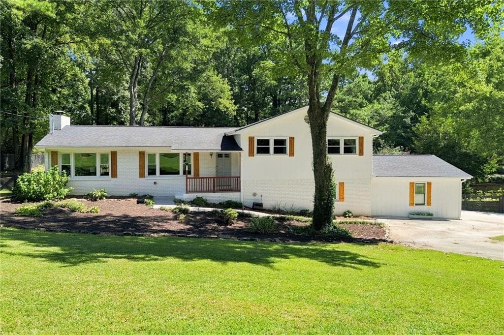 4 bedroom, 2 bathroom, 1,782 sq ft single family residence under contract at 128 Childers Road, Canton, GA 30115 — photo 4