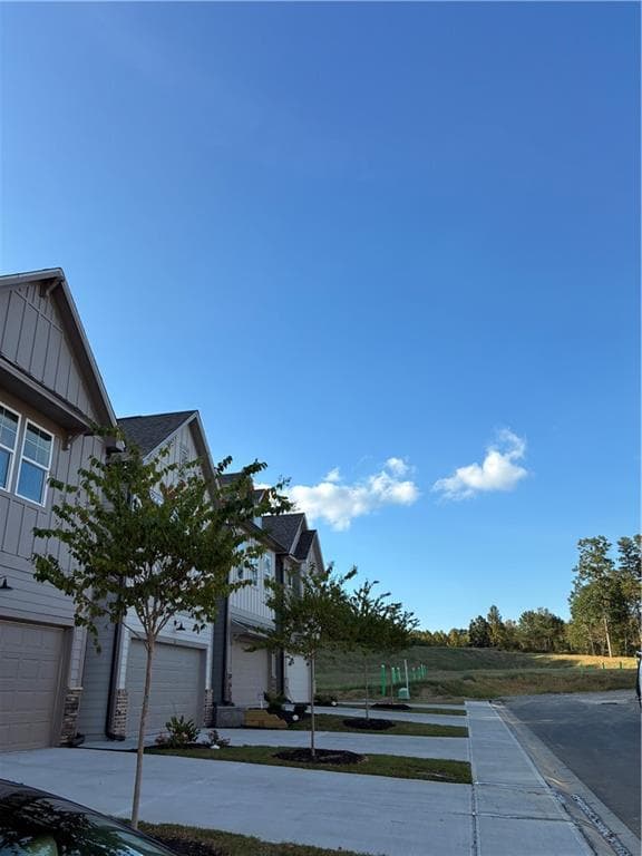 3 bedroom, 3 bathroom, 1,800 sq ft townhouse for rent at 411A Summit view Ln 4, Jasper, GA 30143 for $1,925 a month — photo 2