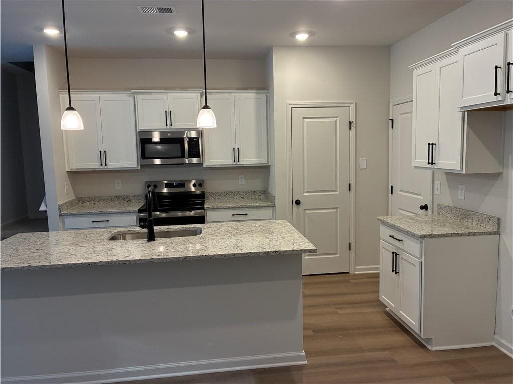 3 bedroom, 3 bathroom, 1,800 sq ft townhouse for rent at 411A Summit view Ln 4, Jasper, GA 30143 for $1,925 a month — photo 4