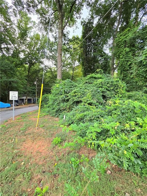 single family residence under contract at 546 Dixon Street, Scottdale, GA 30079 — photo 6