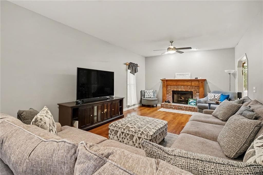 4 bedroom, 3 bathroom, 2,378 sq ft single family residence for sale at 558 Whitby Drive, Douglasville, GA 30134 — photo 8