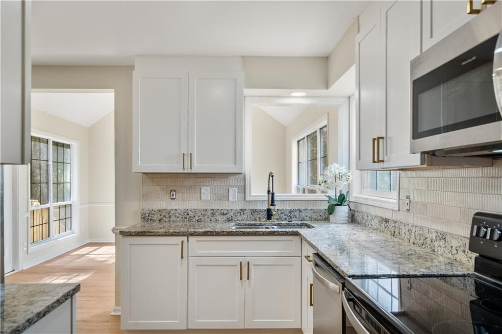 4 bedroom, 4 bathroom, 1,751 sq ft single family residence for sale at 832 Leland Court, Stone Mountain, GA 30083 — photo 7