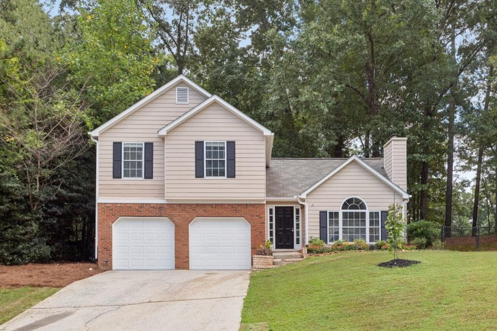 3 bedroom, 2 bathroom, 1,460 sq ft single family residence under contract at 2064 Cherokee Ridge Trail, Kennesaw, GA 30144