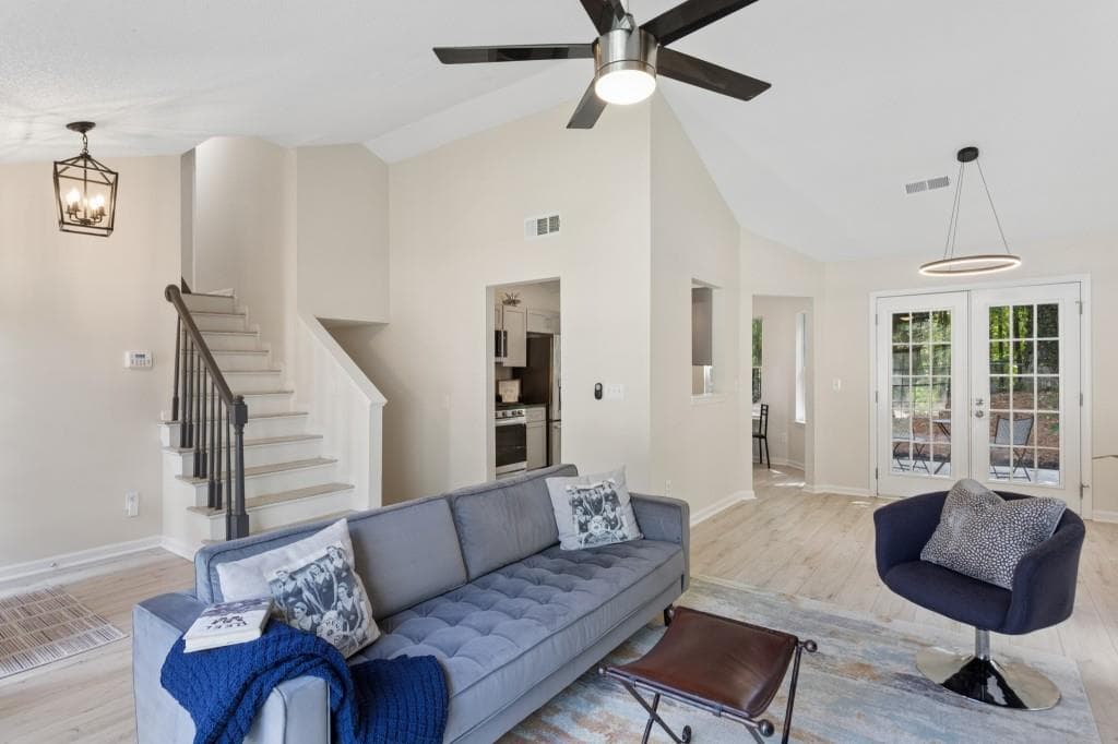 3 bedroom, 2 bathroom, 1,460 sq ft single family residence under contract at 2064 Cherokee Ridge Trail, Kennesaw, GA 30144 — photo 3