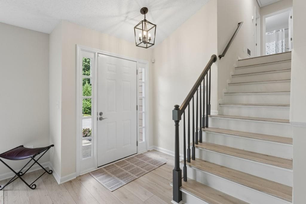 3 bedroom, 2 bathroom, 1,460 sq ft single family residence under contract at 2064 Cherokee Ridge Trail, Kennesaw, GA 30144 — photo 6