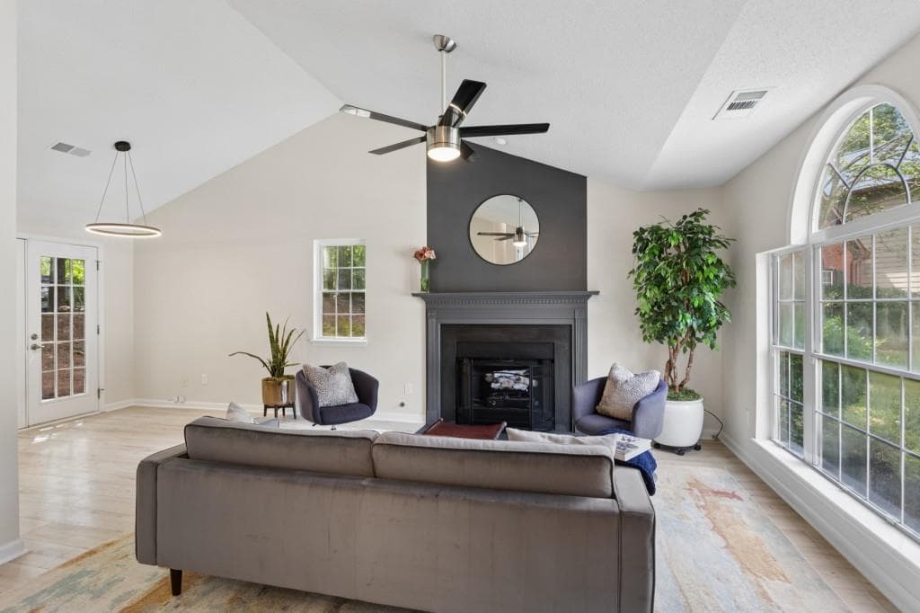 3 bedroom, 2 bathroom, 1,460 sq ft single family residence under contract at 2064 Cherokee Ridge Trail, Kennesaw, GA 30144 — photo 7