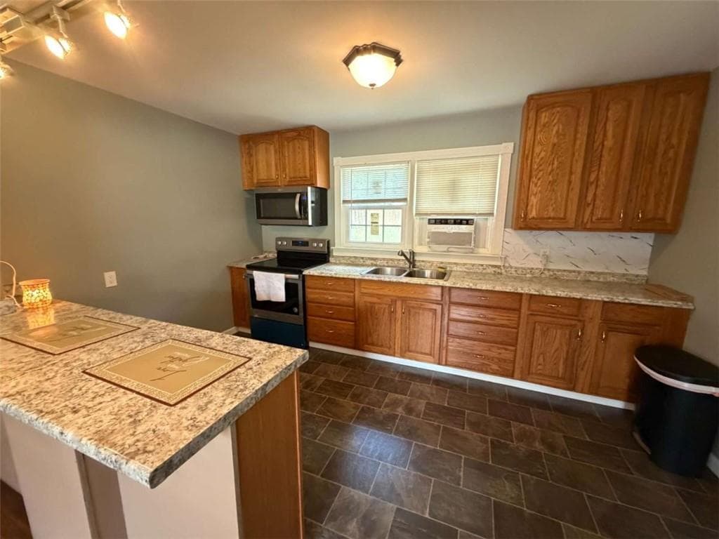 2 bedroom, 1 bathroom, 640 sq ft single family residence under contract at 13 Cordle Drive, Rome, GA 30165 — photo 6