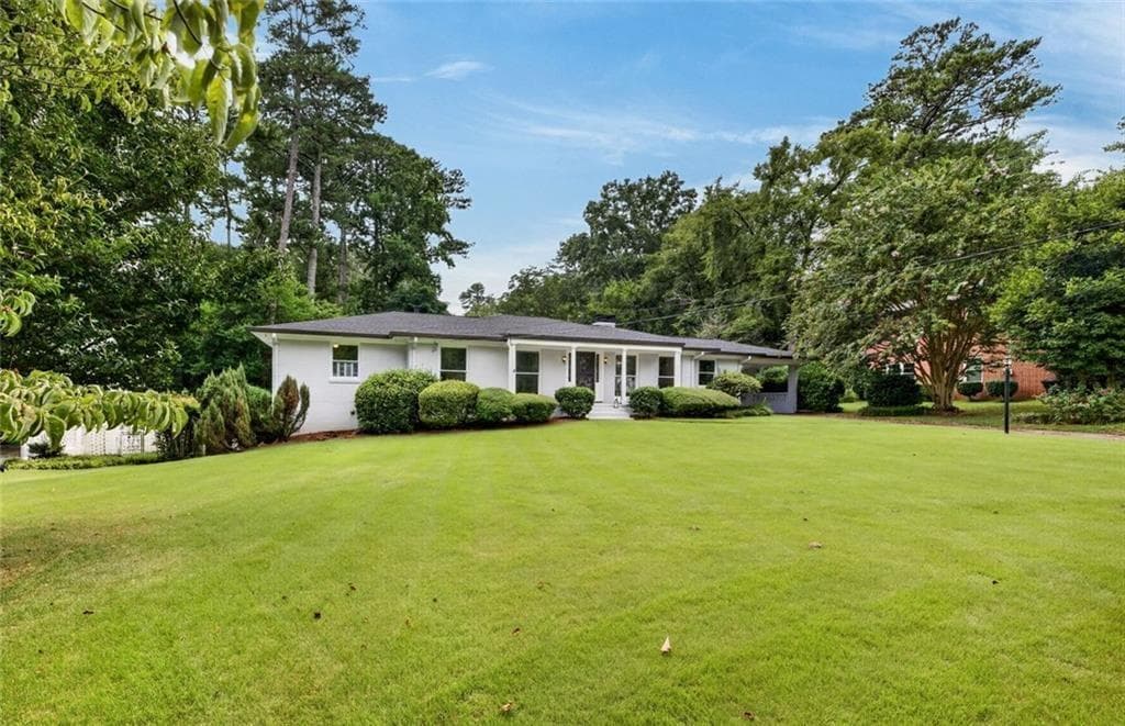 4 bedroom, 3 bathroom, 2,453 sq ft single family residence under contract at 3199 Wynn Drive, Avondale Estates, GA 30002 — photo 5