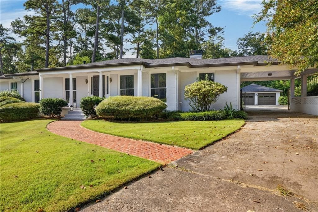 4 bedroom, 3 bathroom, 2,453 sq ft single family residence under contract at 3199 Wynn Drive, Avondale Estates, GA 30002 — photo 6