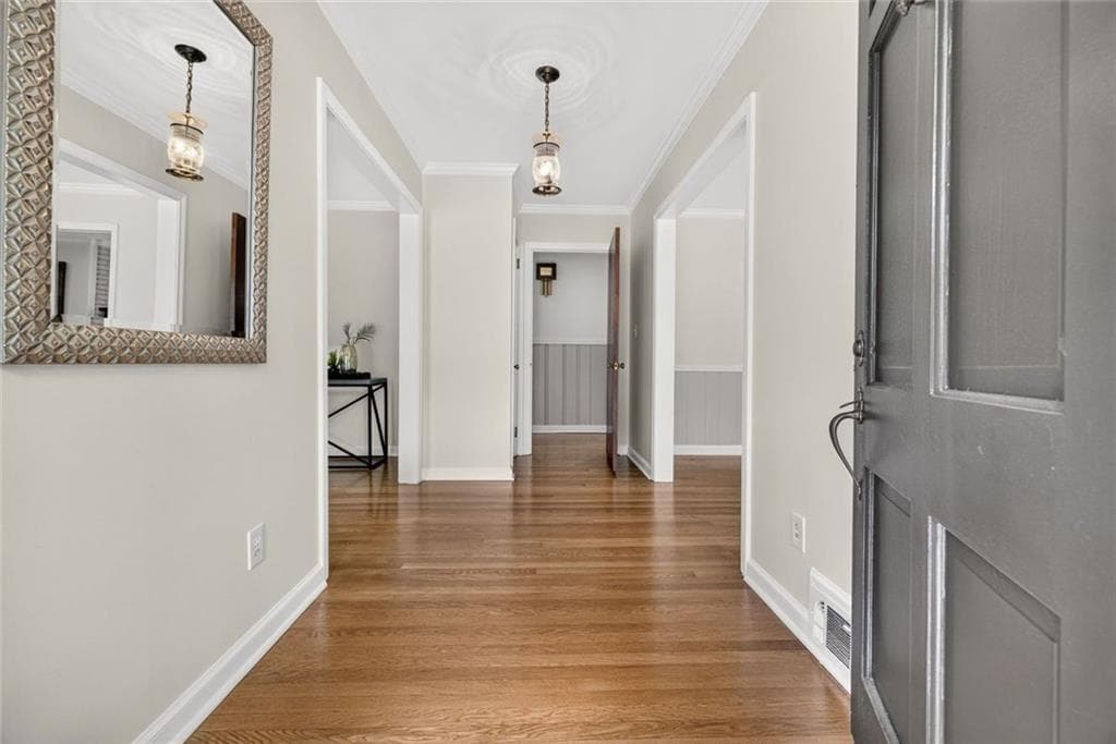 4 bedroom, 3 bathroom, 2,453 sq ft single family residence under contract at 3199 Wynn Drive, Avondale Estates, GA 30002 — photo 7