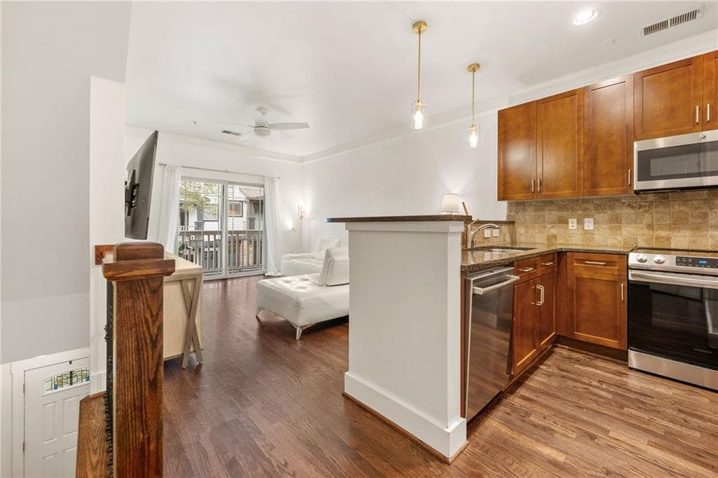 2 bedroom, 3 bathroom, 1,284 sq ft townhouse for sale at 216 Semel Drive 362, Atlanta, GA 30309 — photo 9