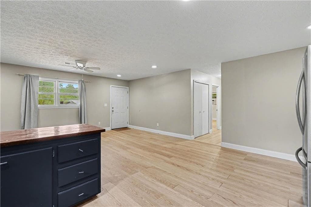 2 bedroom, 1 bathroom, 1,056 sq ft single family residence under contract at 107 Hill Lake Road, Danielsville, GA 30633 — photo 9
