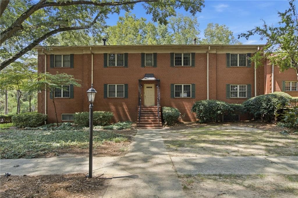 1 bedroom, 1 bathroom, 702 sq ft condominium for sale at 430 Lindbergh Drive A6, Atlanta, GA 30305 — photo 4