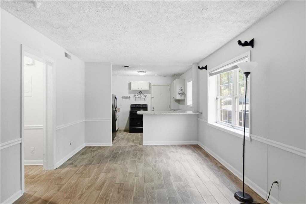 1 bedroom, 1 bathroom, 702 sq ft condominium for sale at 430 Lindbergh Drive A6, Atlanta, GA 30305 — photo 6
