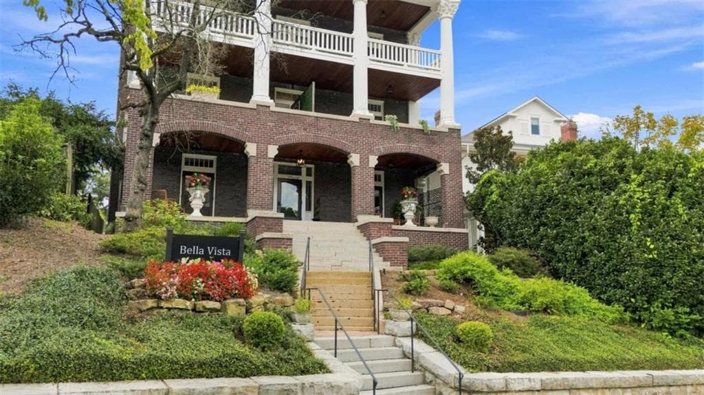 2 bedroom, 2 bathroom, 1,625 sq ft condominium for sale at 202 East 4th Avenue 2, Rome, GA 30161 — photo 2