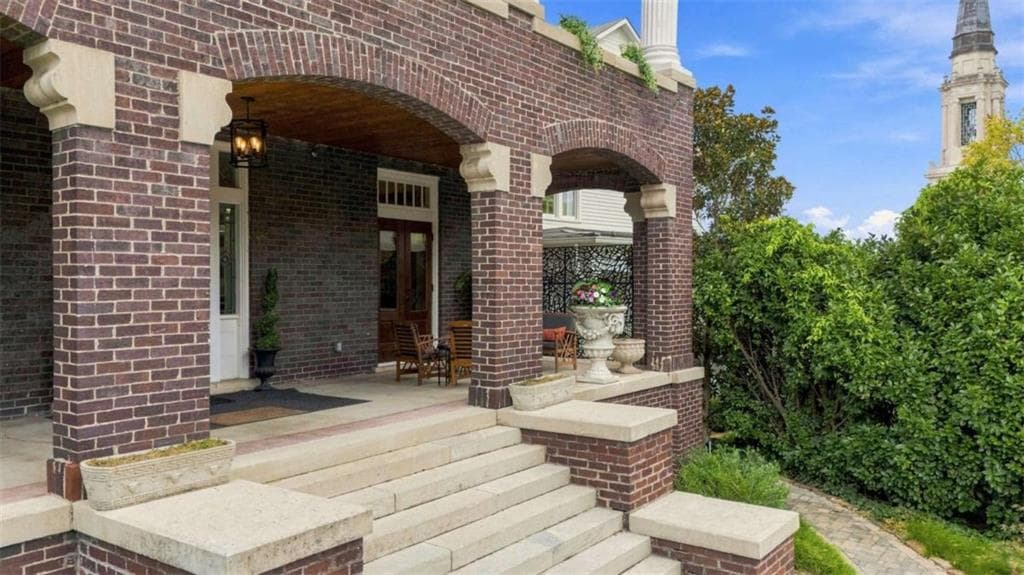 2 bedroom, 2 bathroom, 1,625 sq ft condominium for sale at 202 East 4th Avenue 2, Rome, GA 30161 — photo 3