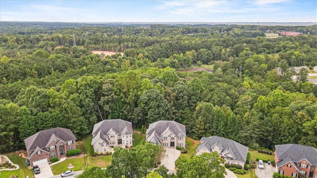 5 bedroom, 4 bathroom, 3,827 sq ft single family residence under contract at 5691 Boreal Way, Atlanta, GA 30331 — photo 4