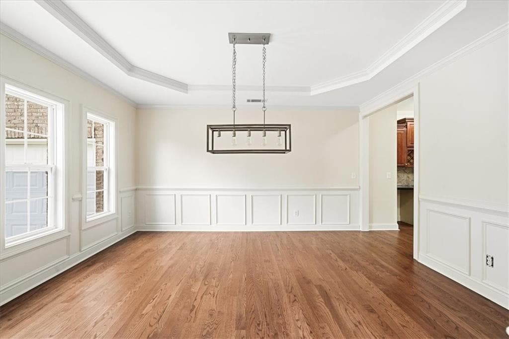 5 bedroom, 4 bathroom, 3,827 sq ft single family residence under contract at 5691 Boreal Way, Atlanta, GA 30331 — photo 8
