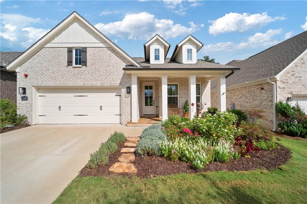 3 bedroom, 3 bathroom, 3,663 sq ft single family residence for sale at 318 Carriage Glen Lane, Woodstock, GA 30188
