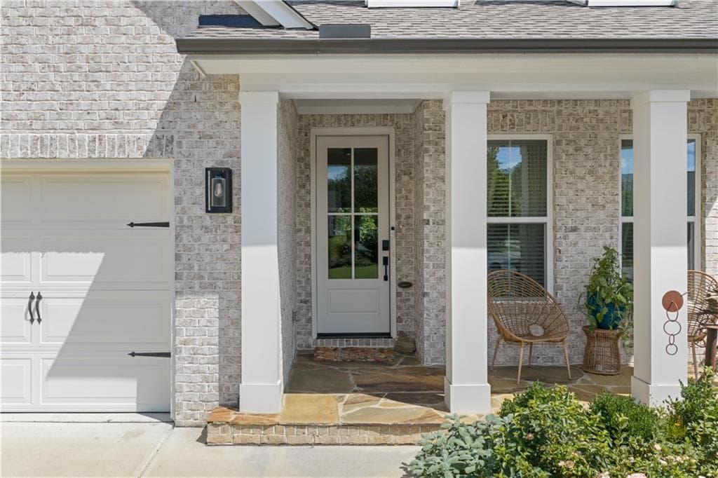 3 bedroom, 3 bathroom, 3,663 sq ft single family residence for sale at 318 Carriage Glen Lane, Woodstock, GA 30188 — photo 9