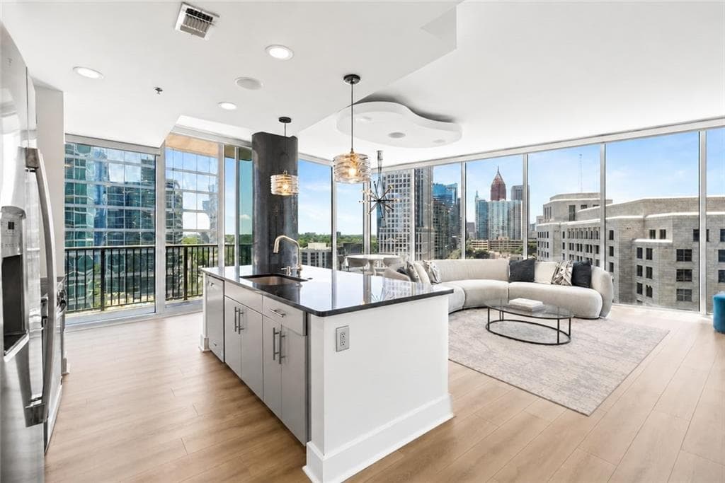 2 bedroom, 2 bathroom, 1,397 sq ft condominium for sale at 1080 Peachtree Street 1410, Atlanta, GA 30309 — photo 8