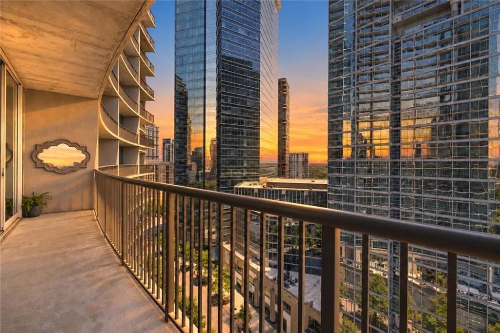 2 bedroom, 2 bathroom, 1,397 sq ft condominium for sale at 1080 Peachtree Street 1410, Atlanta, GA 30309 — photo 9