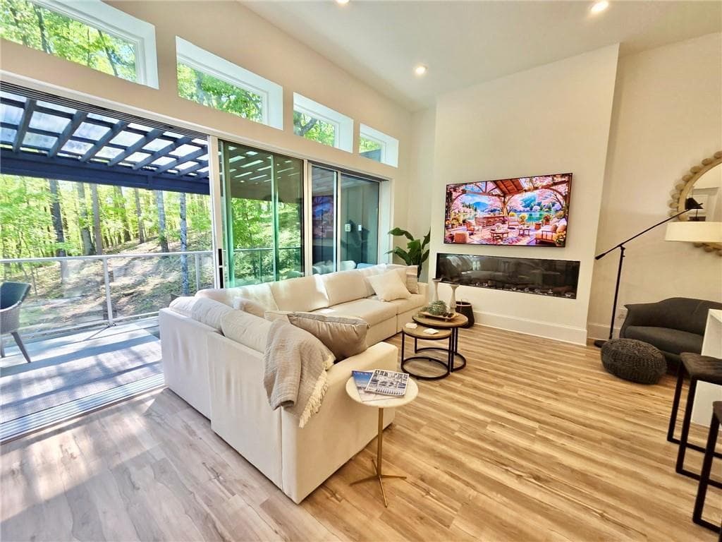 3 bedroom, 3 bathroom, 1,717 sq ft townhouse for sale at 120 Waterview Court, Waleska, GA 30183 — photo 5