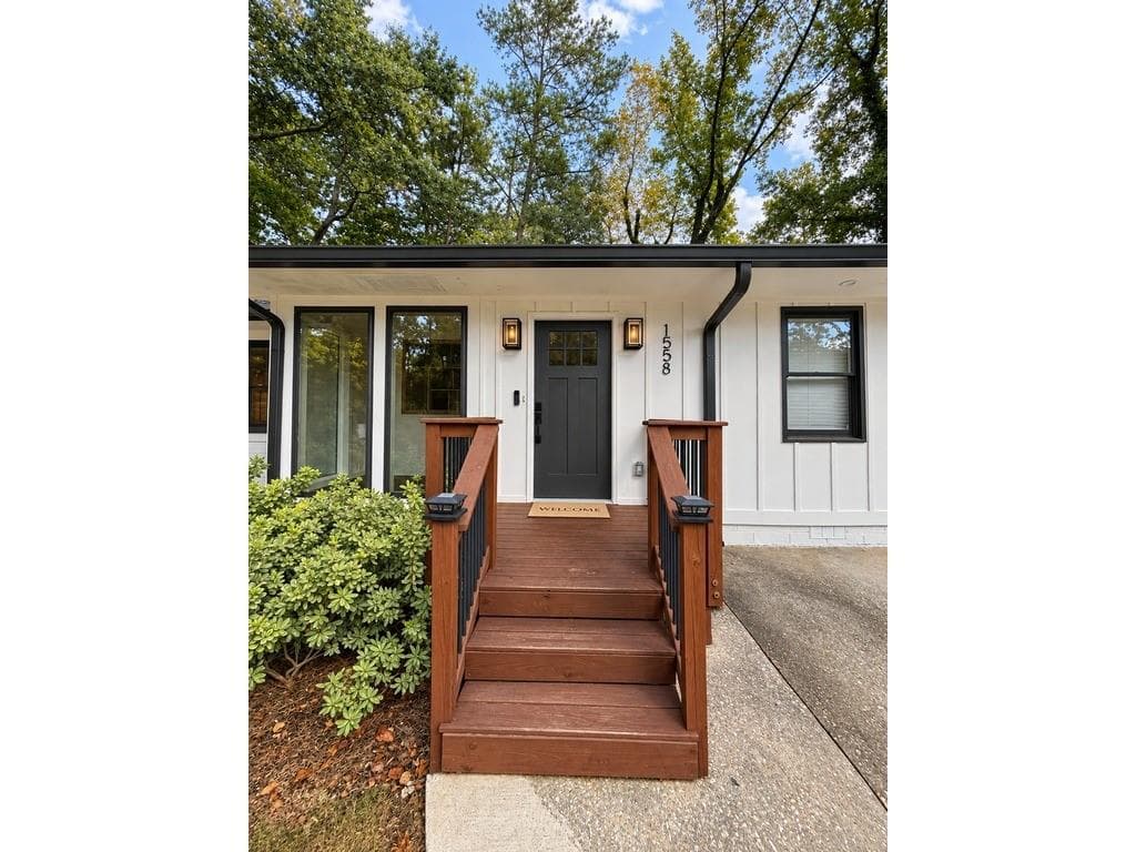 4 bedroom, 3 bathroom, 1,960 sq ft single family residence for sale at 1558 Alverado Way, Decatur, GA 30032 — photo 4