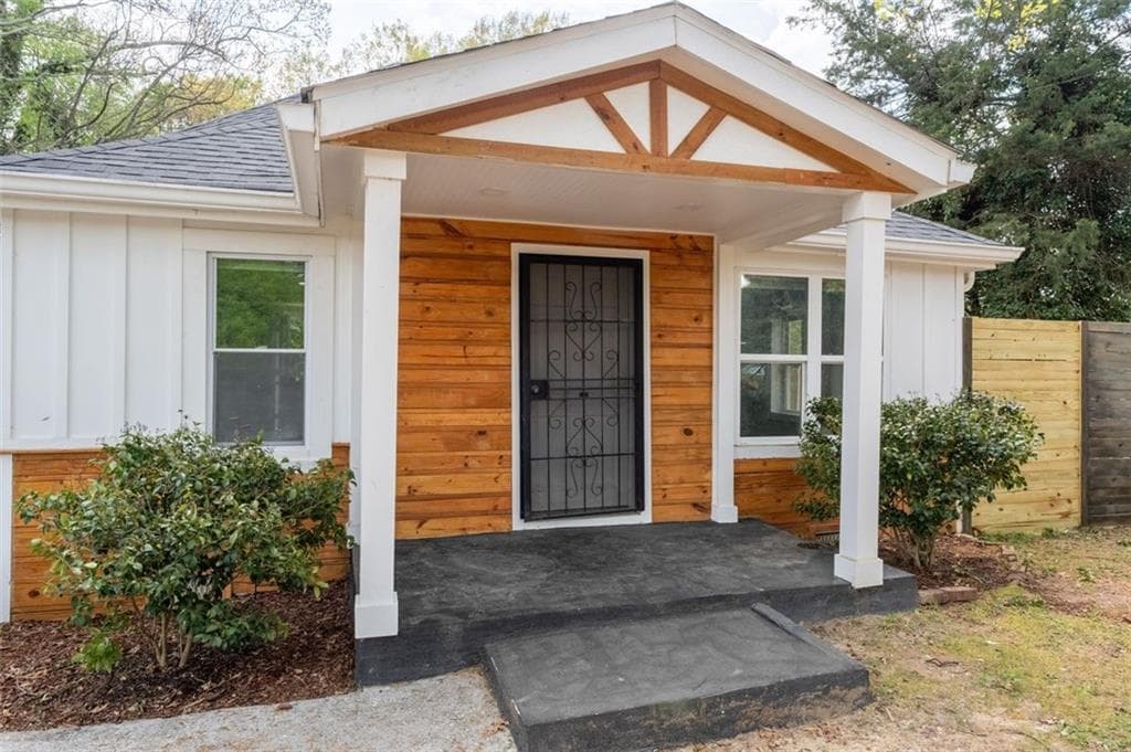 2 bedroom, 2 bathroom, 1,042 sq ft single family residence for rent at 2040 Penelope Street, Atlanta, GA 30314 for $1,850 a month — photo 3