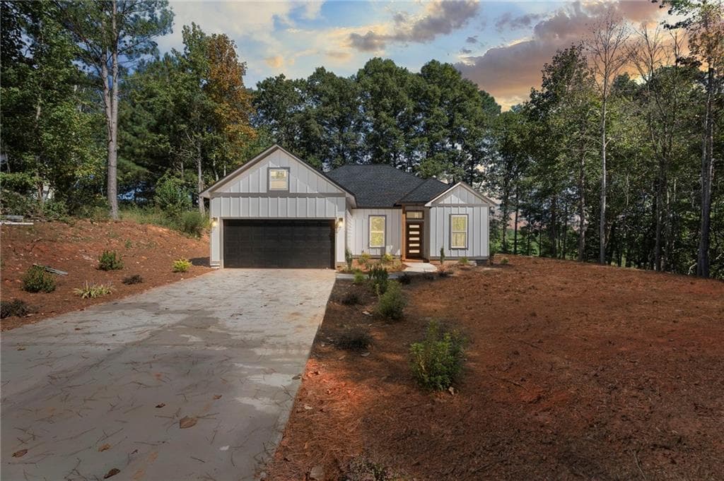 3 bedroom, 2 bathroom, 1,624 sq ft single family residence for sale at 68 Pine Ridge Court, Summerville, GA 30747
