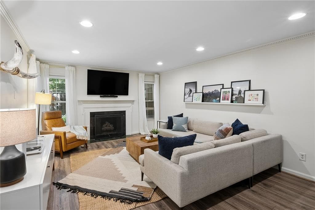 3 bedroom, 3 bathroom, 2,164 sq ft townhouse for sale at 4620 Wieuca Road 74, Atlanta, GA 30342 — photo 4