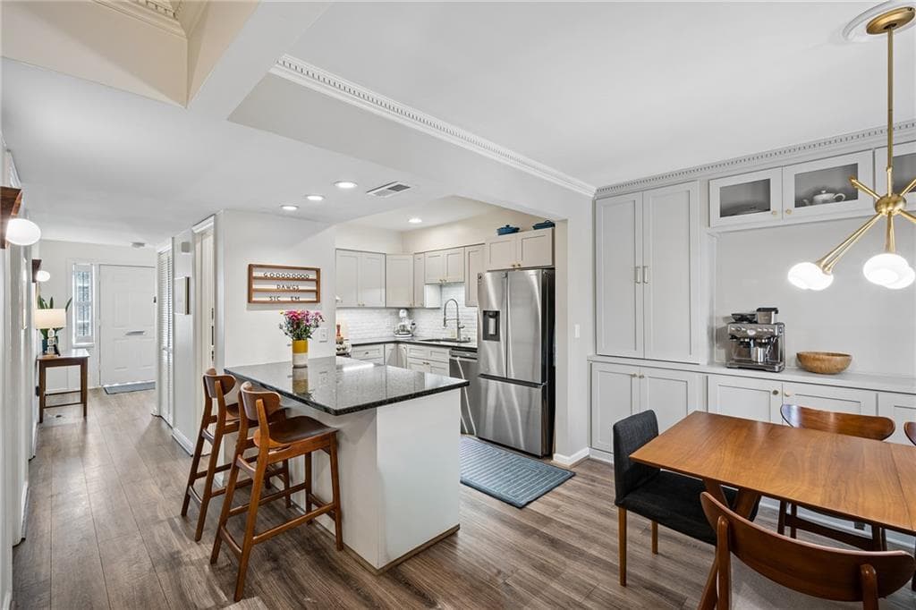 3 bedroom, 3 bathroom, 2,164 sq ft townhouse for sale at 4620 Wieuca Road 74, Atlanta, GA 30342 — photo 9
