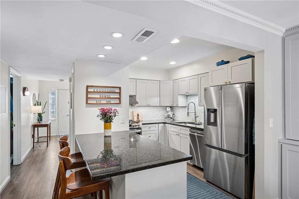 3 bedroom, 3 bathroom, 2,164 sq ft townhouse for sale at 4620 Wieuca Road 74, Atlanta, GA 30342 — photo 10