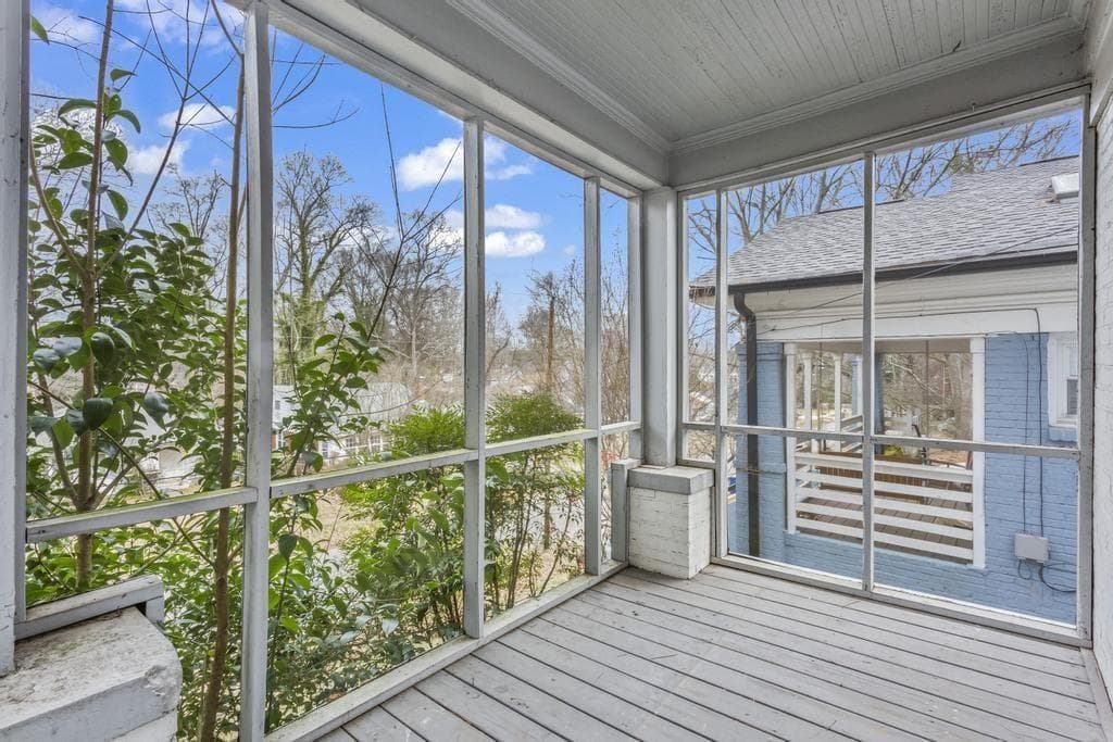 3 bedroom, 2 bathroom, 1,350 sq ft single family residence for sale at 960 Byron Drive, Atlanta, GA 30310 — photo 4