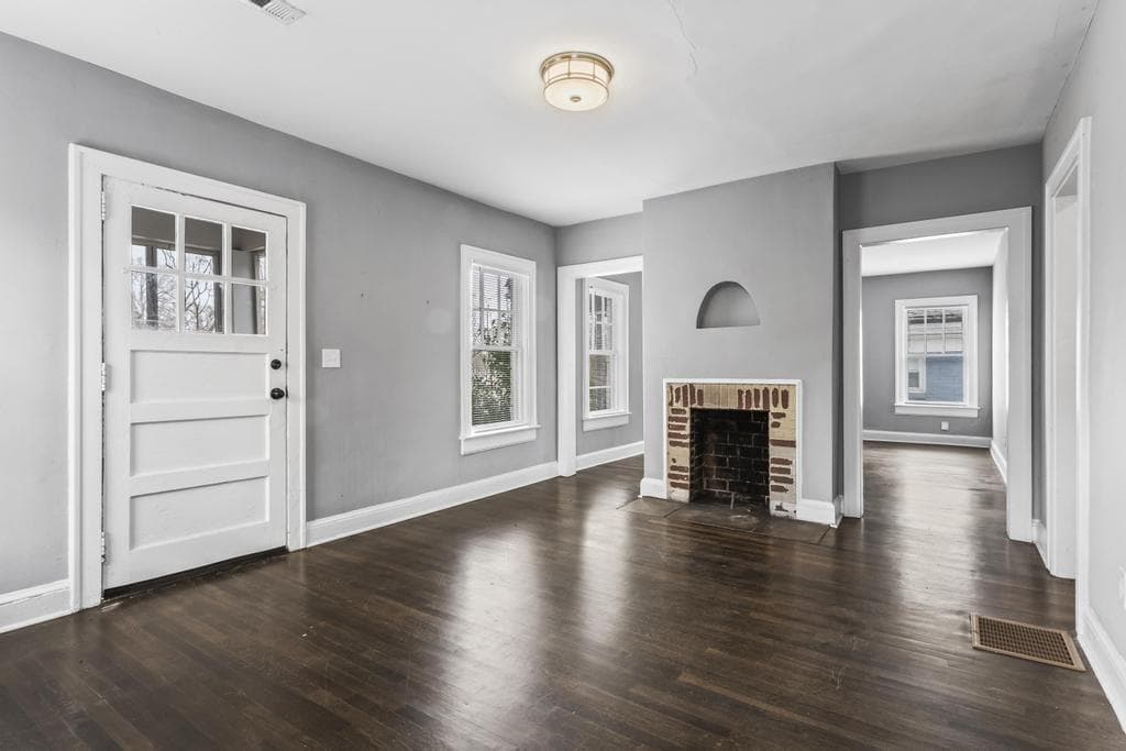 3 bedroom, 2 bathroom, 1,350 sq ft single family residence for sale at 960 Byron Drive, Atlanta, GA 30310 — photo 8