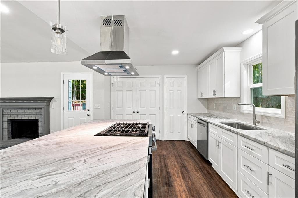3 bedroom, 2 bathroom, 1,380 sq ft single family residence for sale at 5506 Muirwood Court, Powder Springs, GA 30127 — photo 5