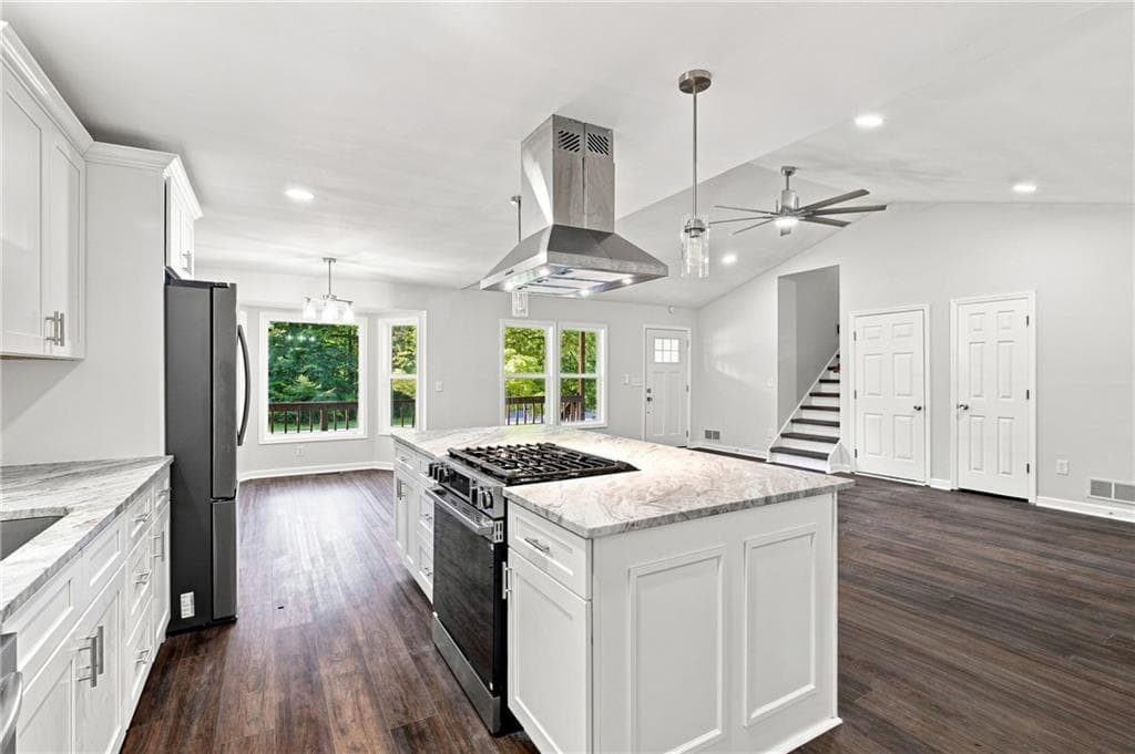 3 bedroom, 2 bathroom, 1,380 sq ft single family residence for sale at 5506 Muirwood Court, Powder Springs, GA 30127 — photo 6