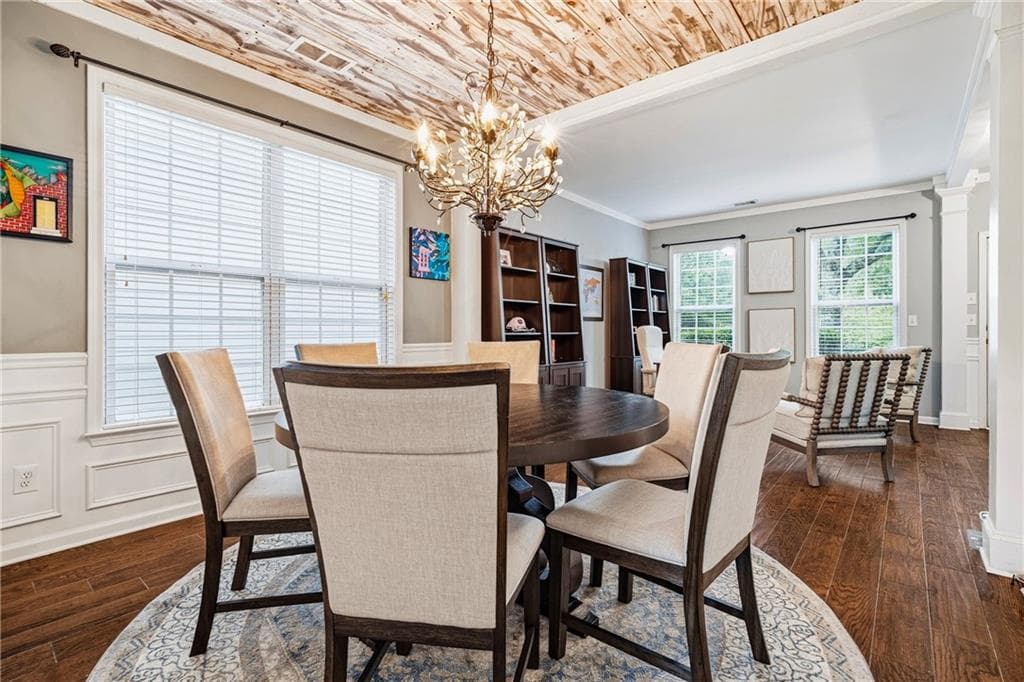 3 bedroom, 3 bathroom, 2,102 sq ft single family residence for sale at 4998 Bright Hampton Drive, Atlanta, GA 30339 — photo 4