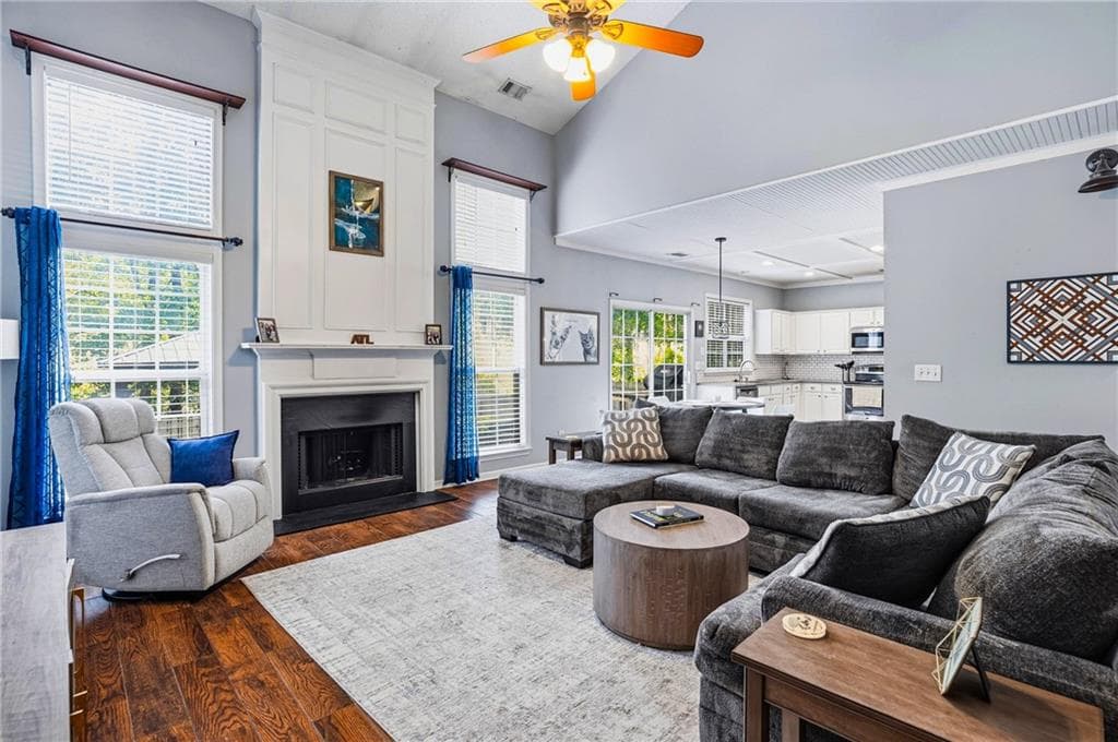 3 bedroom, 3 bathroom, 2,102 sq ft single family residence for sale at 4998 Bright Hampton Drive, Atlanta, GA 30339 — photo 7