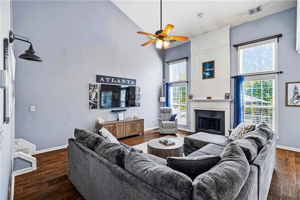 3 bedroom, 3 bathroom, 2,102 sq ft single family residence for sale at 4998 Bright Hampton Drive, Atlanta, GA 30339 — photo 8