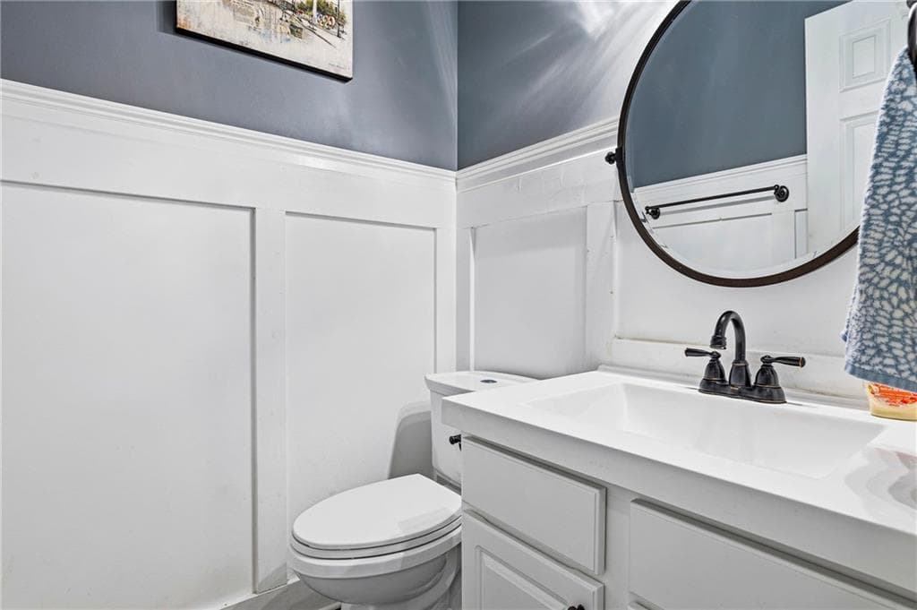 3 bedroom, 3 bathroom, 2,102 sq ft single family residence for sale at 4998 Bright Hampton Drive, Atlanta, GA 30339 — photo 9