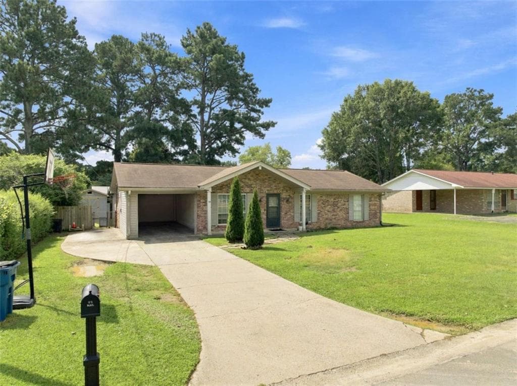 3 bedroom, 2 bathroom, 1,583 sq ft single family residence sold at 28 Glenrise Terrace, Rome, GA 30165